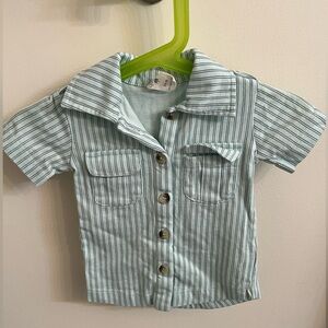 Kate Quinn Short Sleeve Button-down shirt